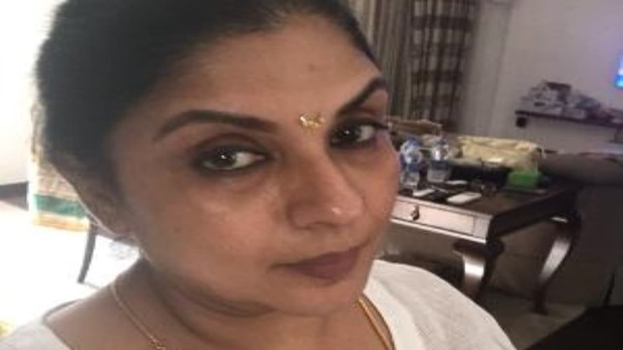 ஓவியாவுக்காக கடவுளால் அனுப்பப்பட்டவர் பிந்து மாதவி – ஸ்ரீபிரியா டிவிட்… ஓவியாவுக்காக கடவுளால் அனுப்பப்பட்டவர் பிந்து மாதவி – ஸ்ரீபிரியா டிவிட்…