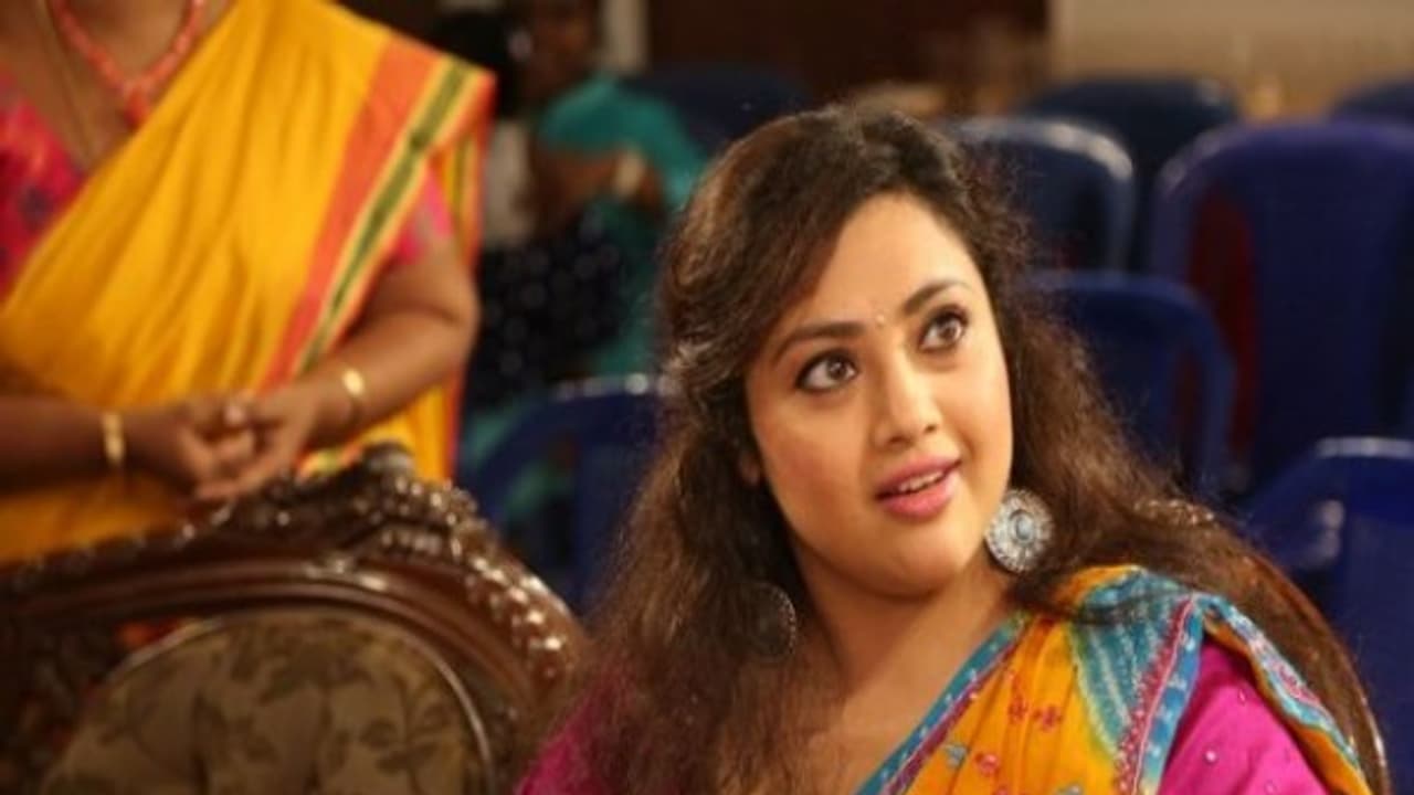 ஹீரோவின் அம்மாவாகிறார் நடிகை மீனா..! ஹீரோவின் அம்மாவாகிறார் நடிகை மீனா..!