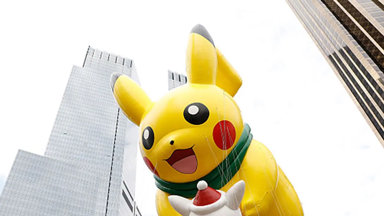 This giant Pikachu doesn't stop dancing even if its falling This giant Pikachu doesn't stop dancing even if its falling