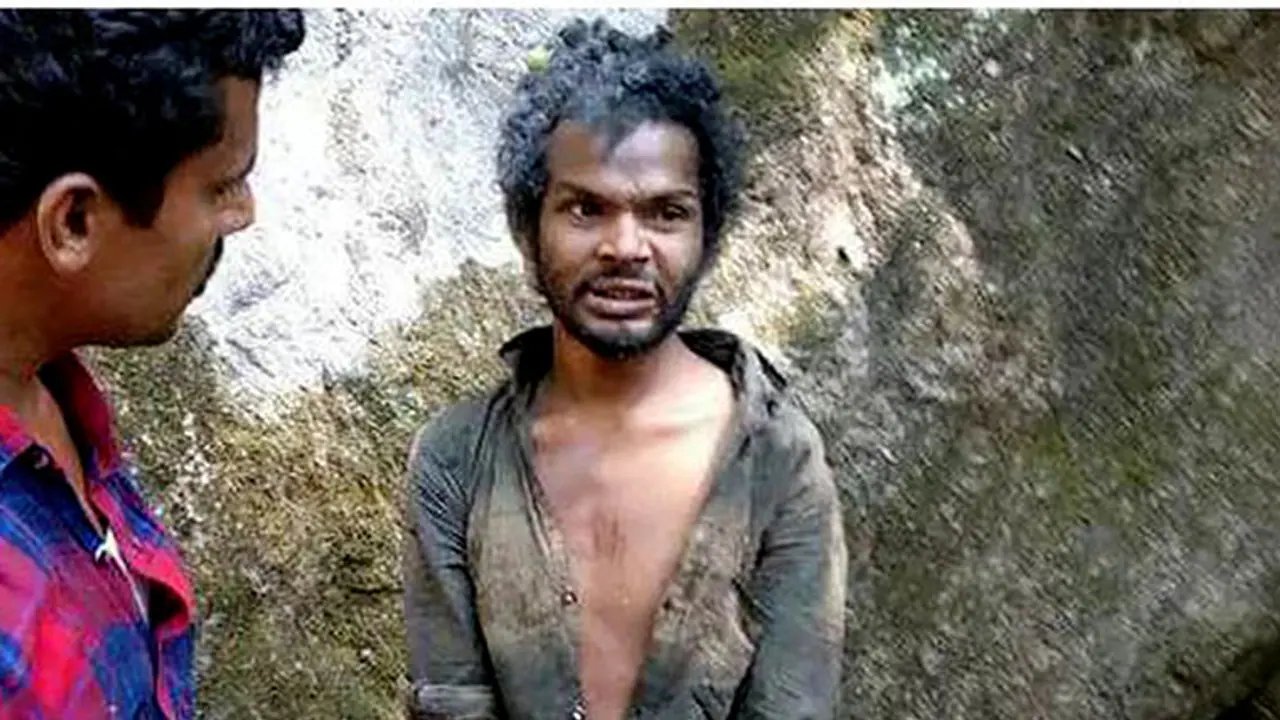 'കൂറുമാറിയാൽ 2 ലക്ഷം വാഗ്ദാനം', മധു കേസ് പ്രധാനസാക്ഷിയെ സ്വാധീനിക്കാൻ ശ്രമം, ആരോപണവുമായി കുടുംബം