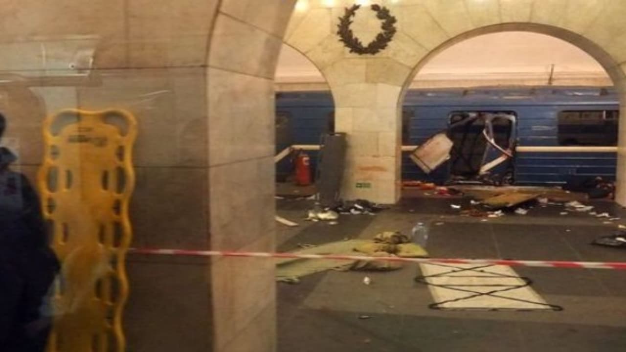 ரஷியாவின் செயின்ட் பீட்டர்ஸ்பர்க் ரெயில் நிலையத்தில் குண்டுவெடிப்பு …10 பேர் பலி, 20 பேர் காயம் ரஷியாவின் செயின்ட் பீட்டர்ஸ்பர்க் ரெயில் நிலையத்தில் குண்டுவெடிப்பு …10 பேர் பலி, 20 பேர் காயம்