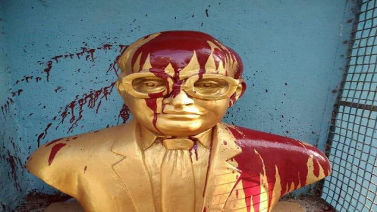 முதலில் பெரியார் சிலை.. அடுத்து அம்பேத்கர் சிலை.. தொடரும் அத்துமீறல்கள்!! 