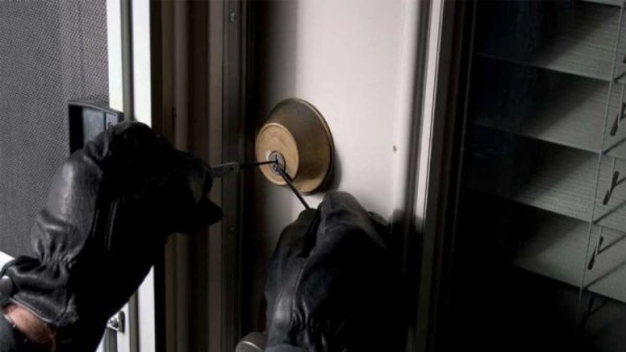 ಸಾರ್ವಜನಿಕರ ಸೊತ್ತು ರಕ್ಷಣೆ ಆಧುನಿಕ ಲಾಕರ್, ಕದಿಯೋಕೆ ಬಂದ್ರೆ ಮೆಸೇಜ್ ಹೋಗುತ್ತೆ