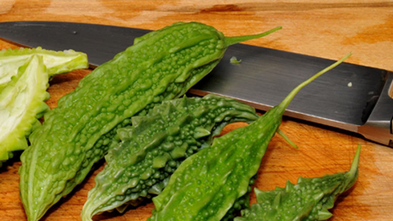 ಸಕ್ಕರೆ ಕಾಯಿಲೆ ಸೇರಿ ವಿವಿಧ ರೋಗಗಳ ನಿವಾರಣೆಗೆ ಅತ್ಯುಪಯುಕ್ತ ಔಷಧಿ ಹಾಗಲಕಾಯಿ ಸಕ್ಕರೆ ಕಾಯಿಲೆ ಸೇರಿ ವಿವಿಧ ರೋಗಗಳ ನಿವಾರಣೆಗೆ ಅತ್ಯುಪಯುಕ್ತ ಔಷಧಿ ಹಾಗಲಕಾಯಿ