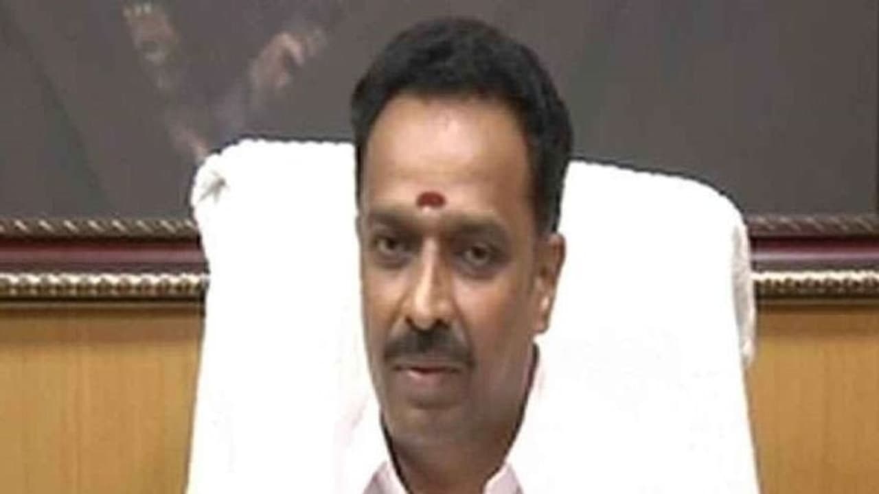 பென்ஸ் கார் மாதிரி இருக்கும் புது அரசு பேருந்துகள்... அடித்து சொல்கிறார் அமைச்சர்! பென்ஸ் கார் மாதிரி இருக்கும் புது அரசு பேருந்துகள்... அடித்து சொல்கிறார் அமைச்சர்!