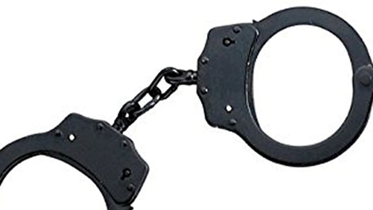 Arrest : യുവതി പൊള്ളലേറ്റ് മരിച്ച കേസില് ഭര്ത്താവ് അറസ്റ്റില് Arrest : യുവതി പൊള്ളലേറ്റ് മരിച്ച കേസില് ഭര്ത്താവ് അറസ്റ്റില്