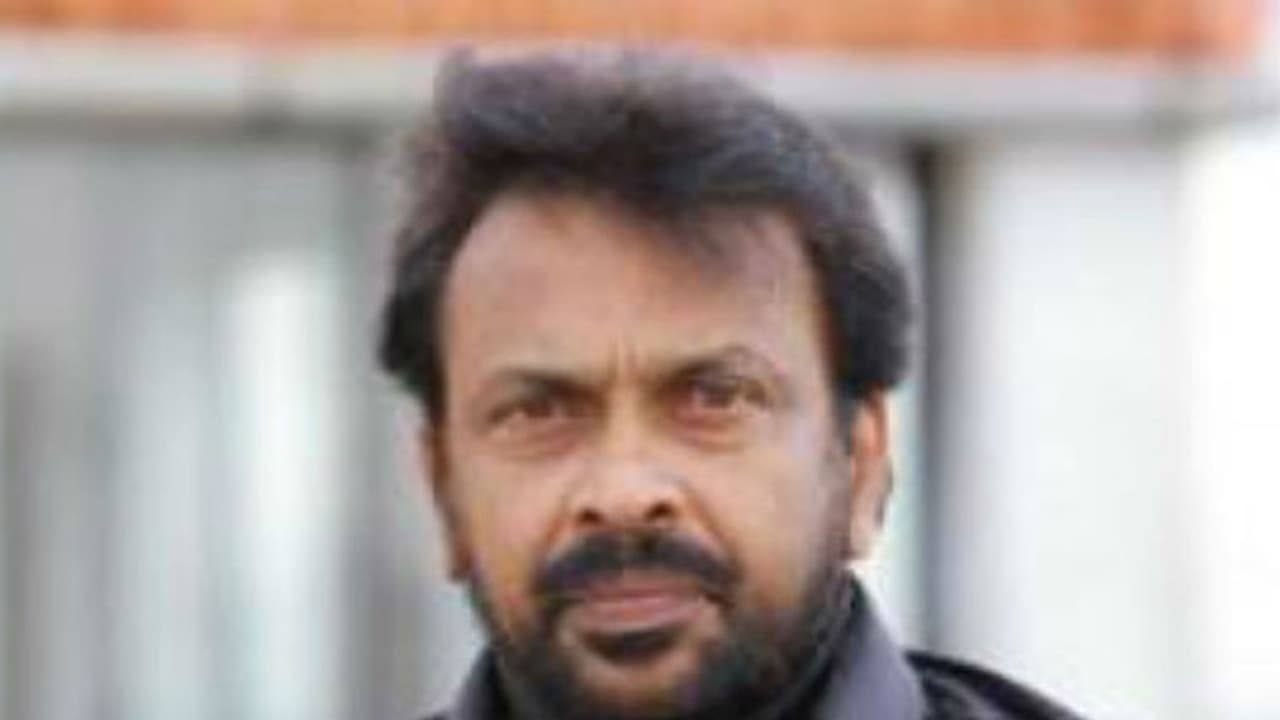 സെൻസര്ബോര്ഡ് അംഗീകാരമില്ല, സിനിമയുമായി കൊല്ലം അജിത് തെരുവിലേക്ക് സെൻസര്ബോര്ഡ് അംഗീകാരമില്ല, സിനിമയുമായി കൊല്ലം അജിത് തെരുവിലേക്ക്