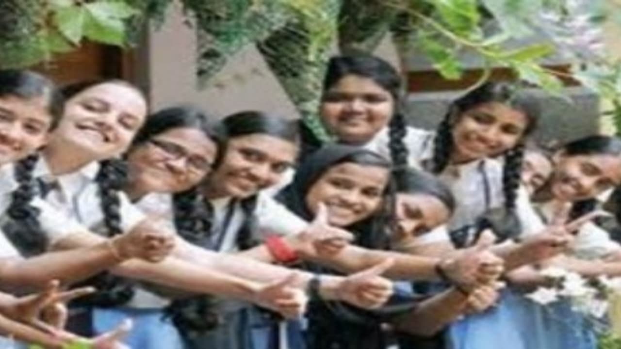 + 2 தேர்வு முடிவுகள் வெளியீடு முழு மதிப்பெண்கள் பட்டியல் விவரம்... + 2 தேர்வு முடிவுகள் வெளியீடு முழு மதிப்பெண்கள் பட்டியல் விவரம்...