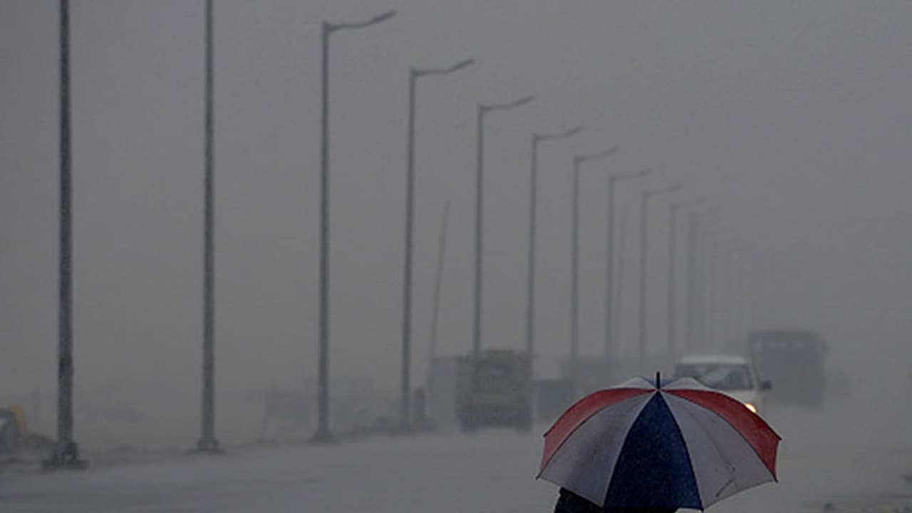 ചുഴലിക്കാറ്റ് ഭീതിയില് അമേരിക്ക;മൈക്കിള് കൊടുങ്കാറ്റ് ഫ്ലോറിഡ തീരത്തേക്ക് അടുക്കുന്നു ചുഴലിക്കാറ്റ് ഭീതിയില് അമേരിക്ക;മൈക്കിള് കൊടുങ്കാറ്റ് ഫ്ലോറിഡ തീരത്തേക്ക് അടുക്കുന്നു