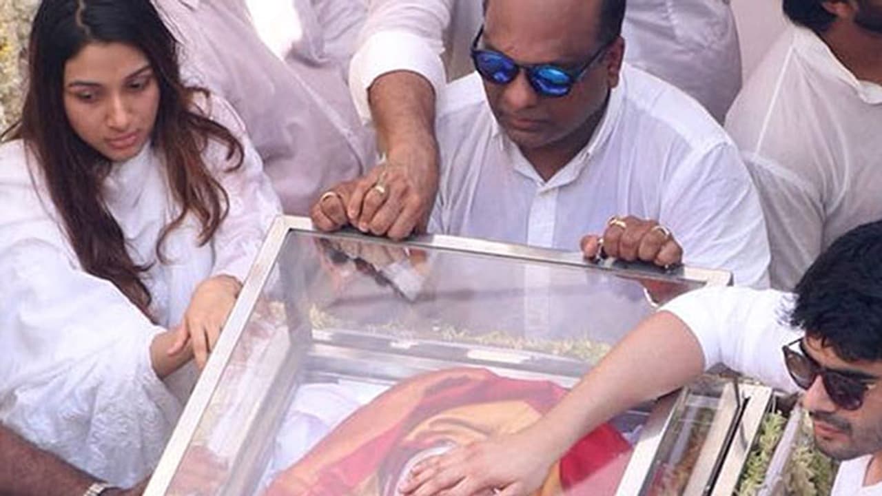 శ్రీదేవి సోదరి శ్రీలత భర్త సంజయ్ రామస్వామి సంచలన వ్యాఖ్యలు శ్రీదేవి సోదరి శ్రీలత భర్త సంజయ్ రామస్వామి సంచలన వ్యాఖ్యలు