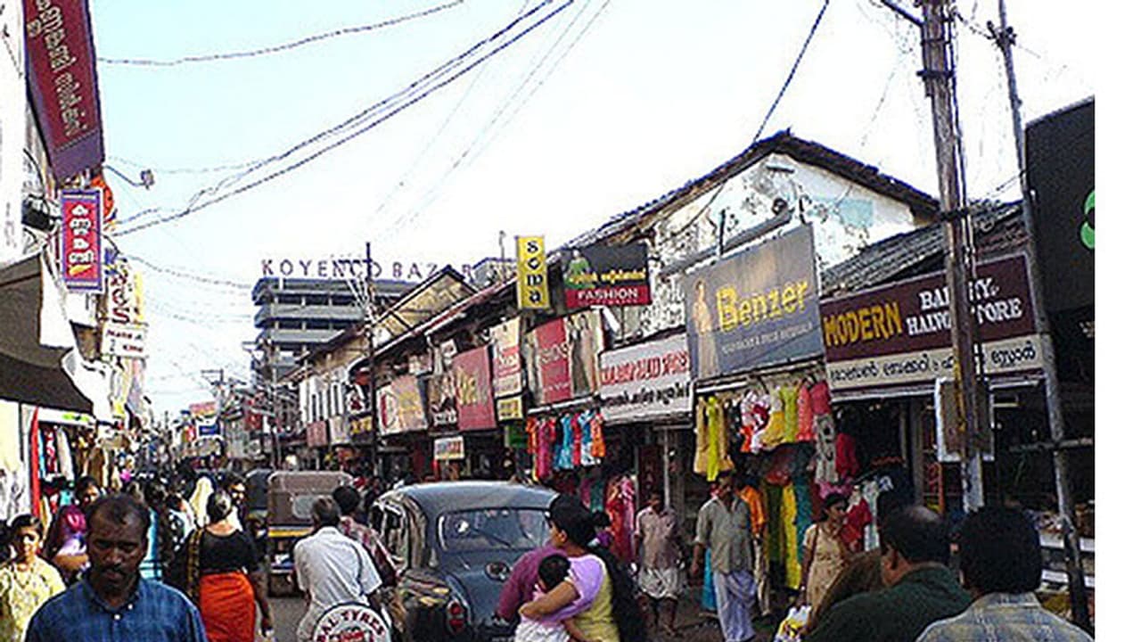 കടകള് തുറക്കരുത്, കേസെടുക്കും; മിഠായി തെരുവിൽ ഇന്ന് വഴിയോര കച്ചവടത്തിന് അനുമതിയില്ല കടകള് തുറക്കരുത്, കേസെടുക്കും; മിഠായി തെരുവിൽ ഇന്ന് വഴിയോര കച്ചവടത്തിന് അനുമതിയില്ല