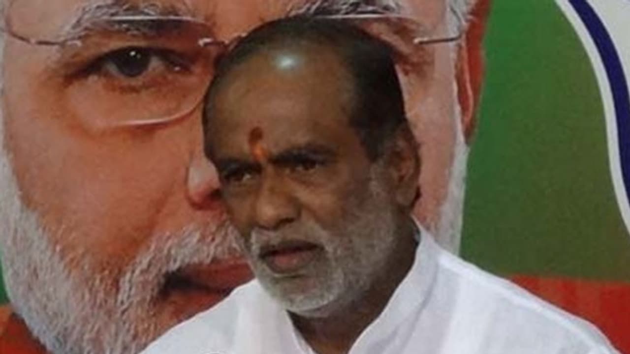 ప్రతి స్కీమ్ వెనుక ఒక స్కామ్: లక్ష్మణ్ ప్రతి స్కీమ్ వెనుక ఒక స్కామ్: లక్ష్మణ్