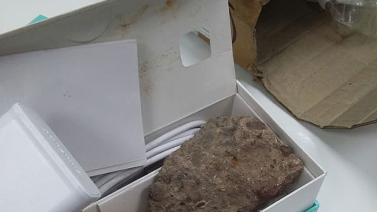 Kerala techie gets rocks for smartphone from online vendor Kerala techie gets rocks for smartphone from online vendor