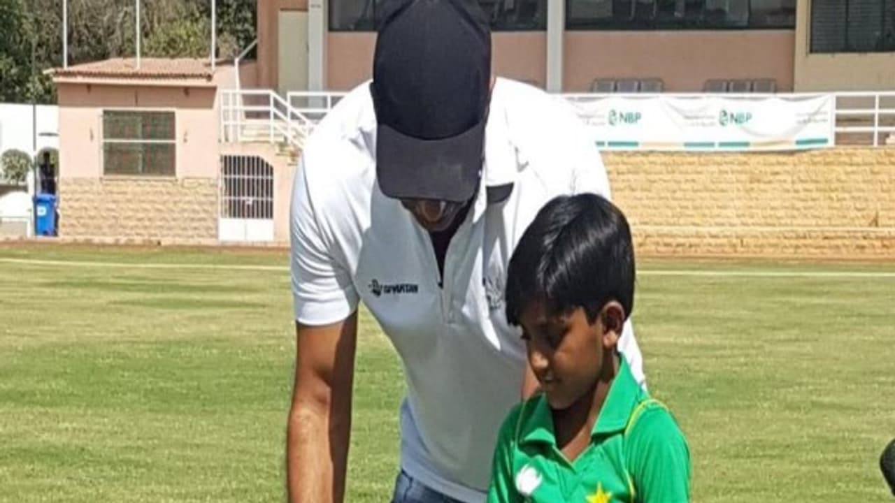 வாசிம் அக்ரம், வார்னேவை மிரட்டிய பாகிஸ்தான் சிறுவர்கள்!! என்ன ஒரு அற்புதமான பந்துவீச்சு..! வாசிம் அக்ரம், வார்னேவை மிரட்டிய பாகிஸ்தான் சிறுவர்கள்!! என்ன ஒரு அற்புதமான பந்துவீச்சு..!