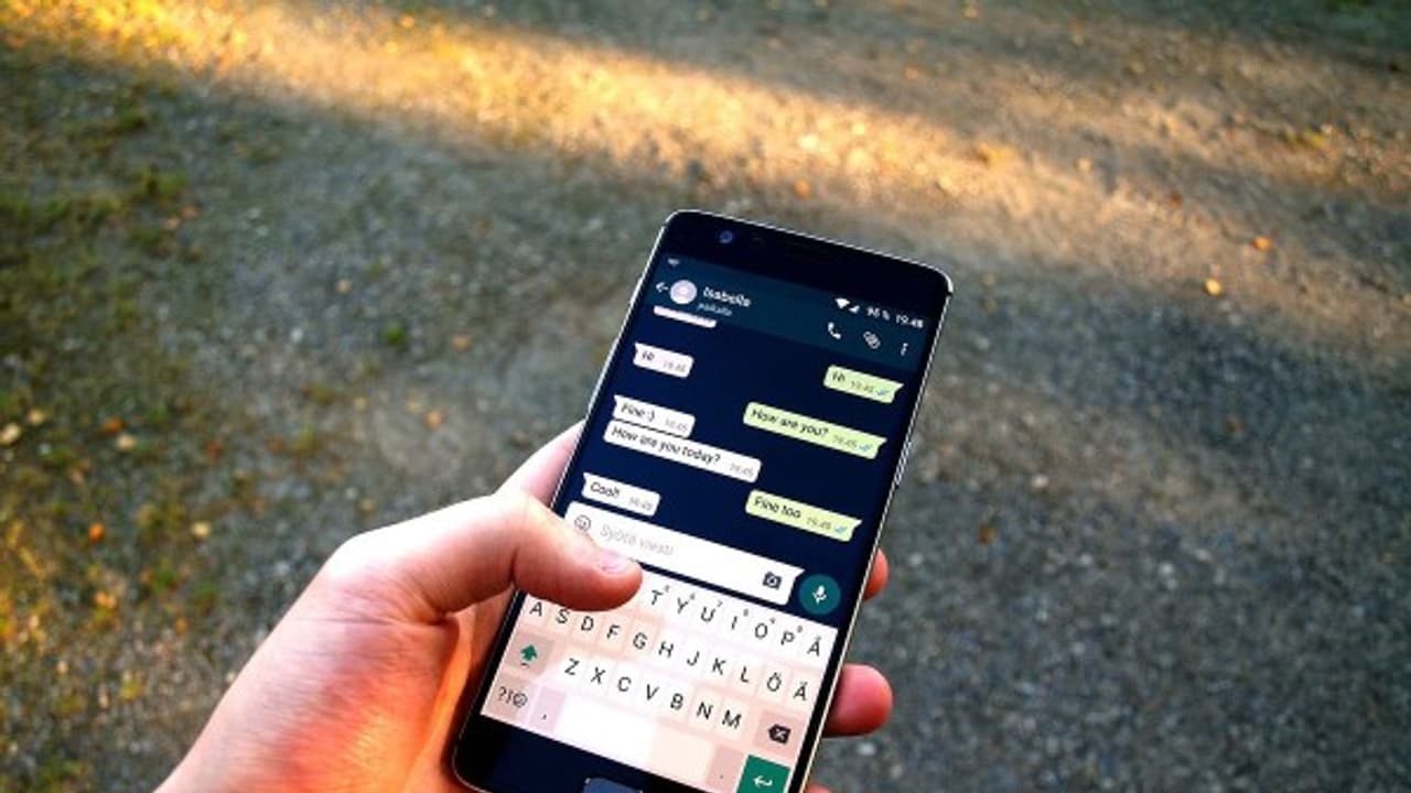 யார் கூட ரகசிய சாட் செய்யுறாங்கனு தெரியனுமா..? இந்த டெக்னிக் பாருங்க...! யார் கூட ரகசிய சாட் செய்யுறாங்கனு தெரியனுமா..? இந்த டெக்னிக் பாருங்க...!