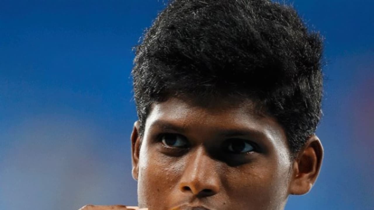 தங்கமகன் மாரியப்பன் பெயரையும் சேருங்கள்... காவல்துறைக்கு உயர்நீதிமன்றம் உத்தரவு..! தங்கமகன் மாரியப்பன் பெயரையும் சேருங்கள்... காவல்துறைக்கு உயர்நீதிமன்றம் உத்தரவு..!