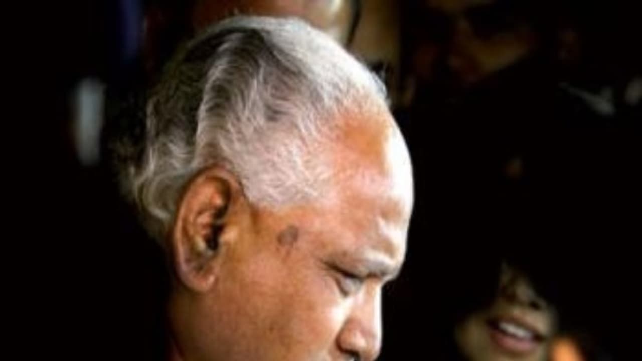 இருப்பது 104 + அதிருப்தியில் 16 = 120 ரெடி! சபையை ரணகளம் பண்ண தயாராகும் எடியுரப்பா! இருப்பது 104 + அதிருப்தியில் 16 = 120 ரெடி! சபையை ரணகளம் பண்ண தயாராகும் எடியுரப்பா!