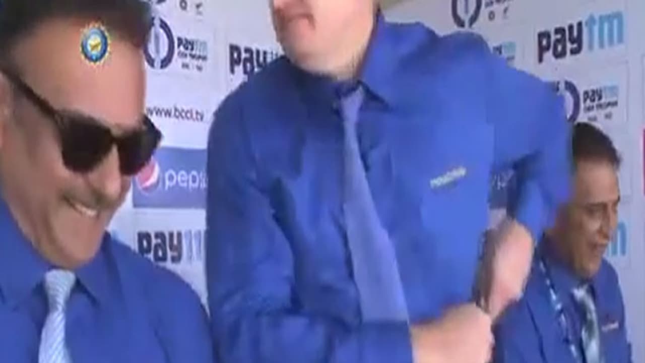 ಕಾಮೆಂಟರಿ ಬಾಕ್ಸ್`ನಿಂದ ಇದ್ದಕ್ಕಿದ್ದಂತೆ ಹೊರನಡೆದ ಸ್ಟೈರಿಸ್ ಕಾಮೆಂಟರಿ ಬಾಕ್ಸ್`ನಿಂದ ಇದ್ದಕ್ಕಿದ್ದಂತೆ ಹೊರನಡೆದ ಸ್ಟೈರಿಸ್