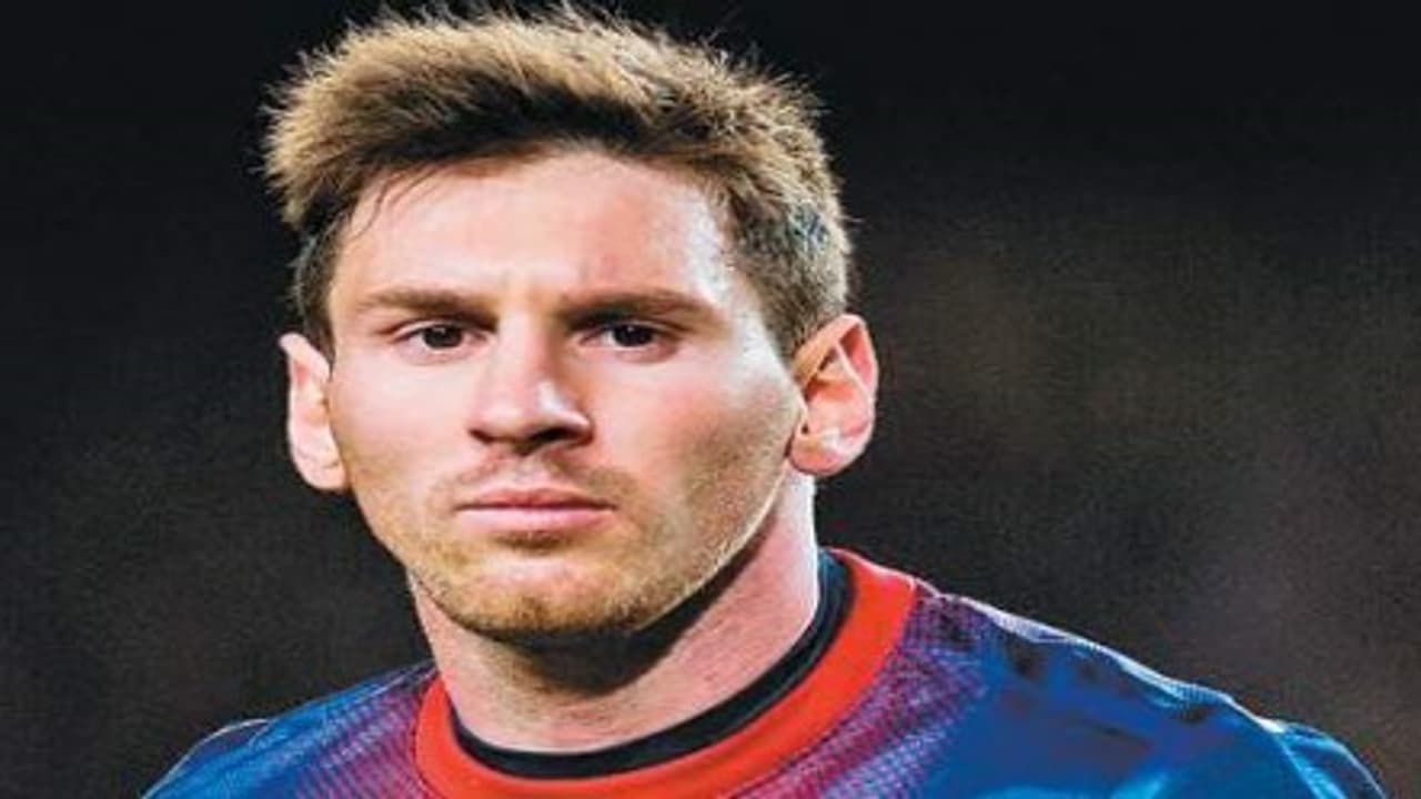 ஸ்பெயினில் இருக்கும் இப்படி ஒரு விதியால் மெஸ்ஸியின் தண்டனை ரத்தாகப் போகுது… ஸ்பெயினில் இருக்கும் இப்படி ஒரு விதியால் மெஸ்ஸியின் தண்டனை ரத்தாகப் போகுது…