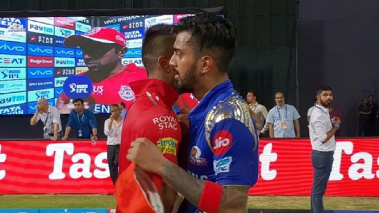 ஐபிஎல்லில் இதுதான் முதல்முறை..! ரசிகர்களை நெகிழவைத்த ராகுல் பாண்டியா ஐபிஎல்லில் இதுதான் முதல்முறை..! ரசிகர்களை நெகிழவைத்த ராகுல் பாண்டியா