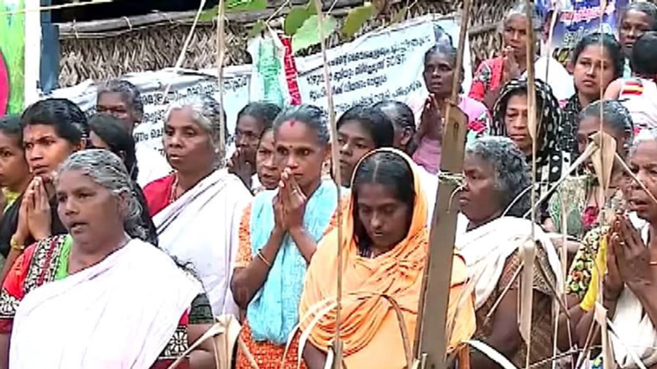അരിപ്പ ഭൂസമരം അഞ്ചാം വര്ഷത്തിലേക്ക്; സമരം സെക്രട്ടേറിയറ്റിന് മുന്നിലേക്ക് അരിപ്പ ഭൂസമരം അഞ്ചാം വര്ഷത്തിലേക്ക്; സമരം സെക്രട്ടേറിയറ്റിന് മുന്നിലേക്ക്