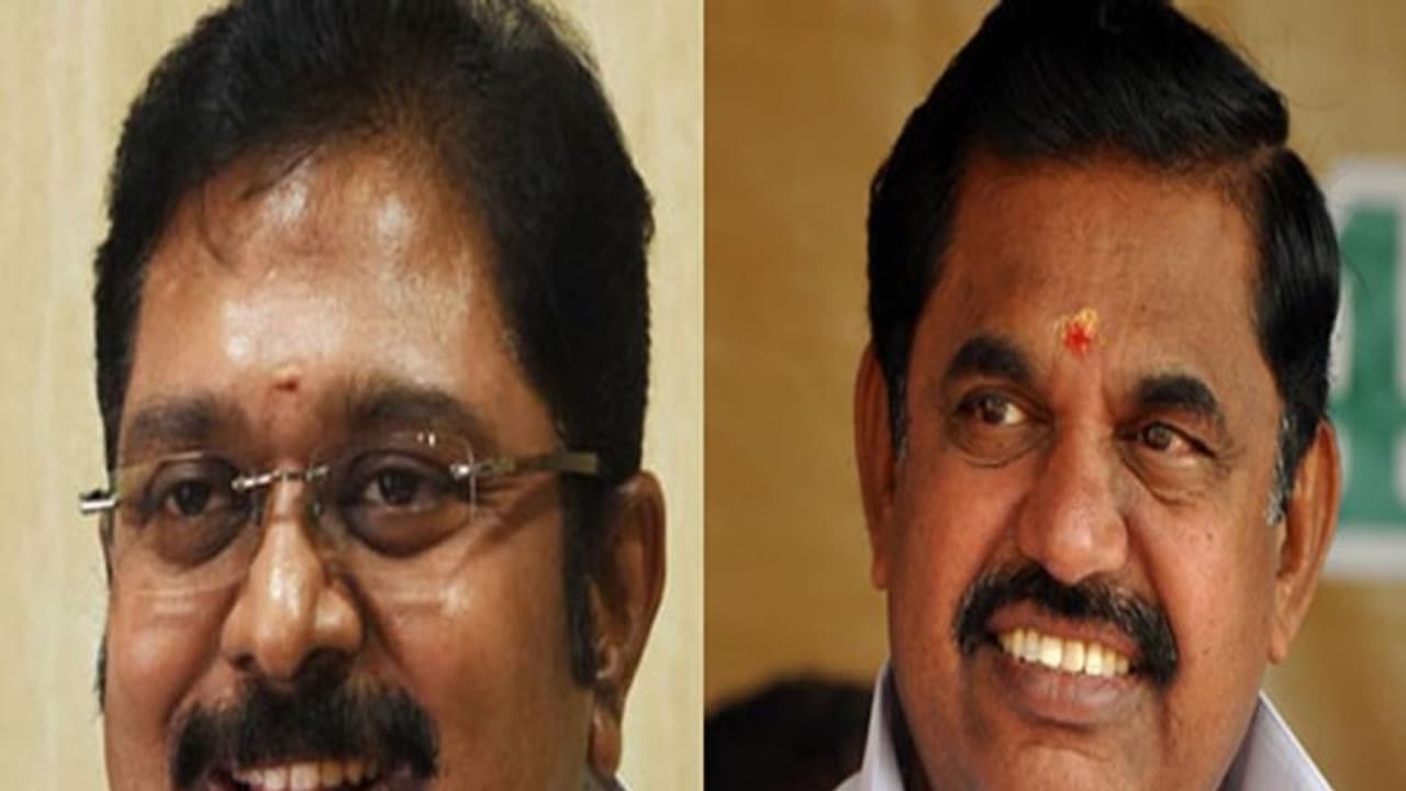 பழனிச்சாமியை மிரட்டும் தினகரன்..! இதுக்குலாம் அசரமாட்டேன்னு அசால்டா இருக்கும் பழனிச்சாமி..! யார் வெல்வார்? யார் வீழ்வார்? பழனிச்சாமியை மிரட்டும் தினகரன்..! இதுக்குலாம் அசரமாட்டேன்னு அசால்டா இருக்கும் பழனிச்சாமி..! யார் வெல்வார்? யார் வீழ்வார்?