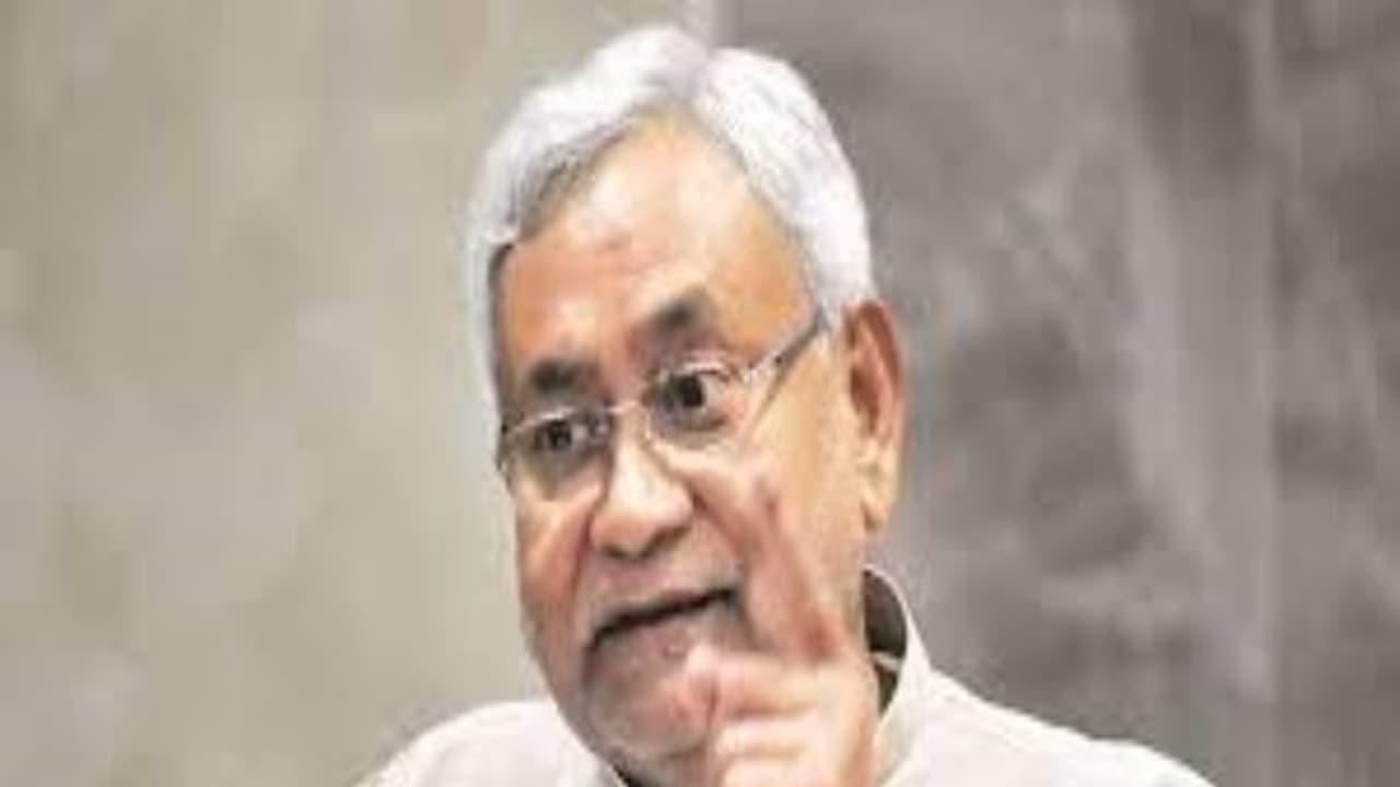 குஜராத், பீகார் போல ஏன் நாடு முழுவதும் பூரண மதுவிலக்கை கொண்டு வரக்கூடாது !! நிதிஷ்குமார் அதிரடி யோசனை !!! குஜராத், பீகார் போல ஏன் நாடு முழுவதும் பூரண மதுவிலக்கை கொண்டு வரக்கூடாது !! நிதிஷ்குமார் அதிரடி யோசனை !!!