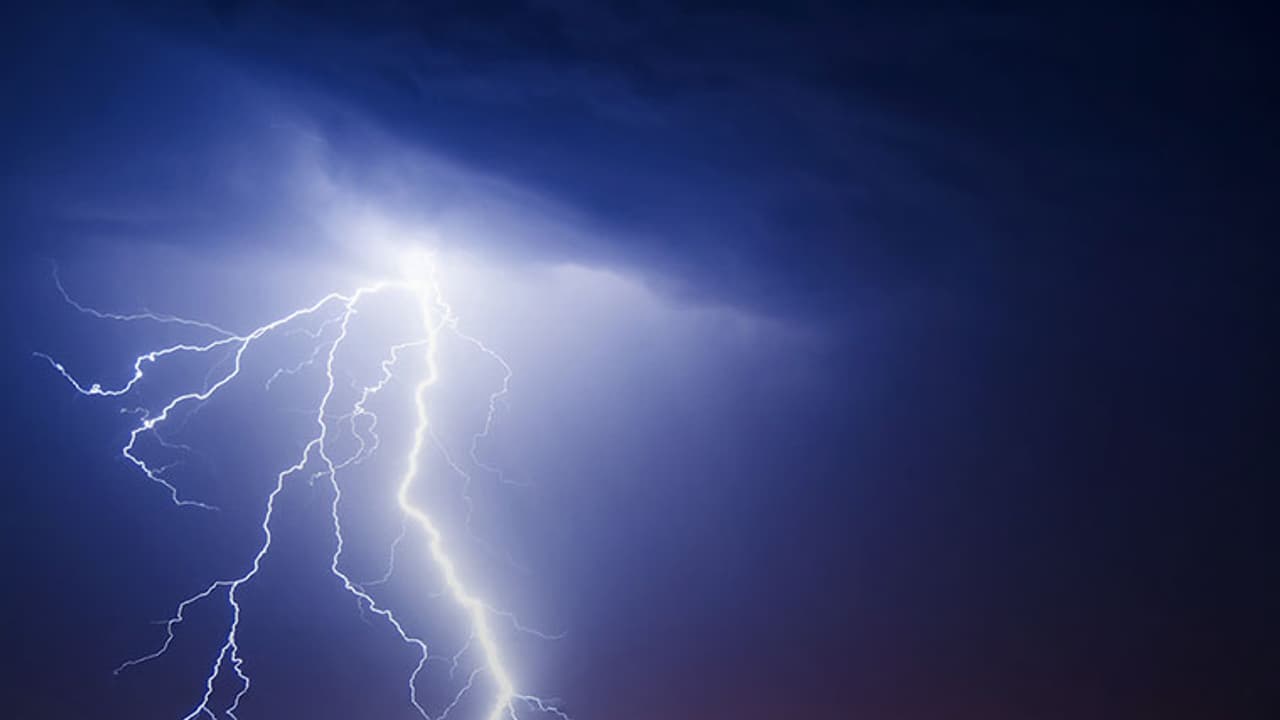 ರಾಜ್ಯದ ವಿವಿಧೆಡೆ ಅಕಾಲಿಕ ಮಳೆ: ಸಿಡಿಲಿಗೆ ಕಾರ್ಮಿಕ ಸಾವು