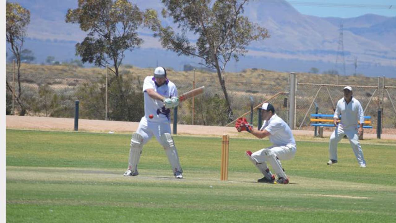അടിയോടടി; 40 സിക്സുകള് പറത്തി ഓസീസ് താരം അടിയോടടി; 40 സിക്സുകള് പറത്തി ഓസീസ് താരം