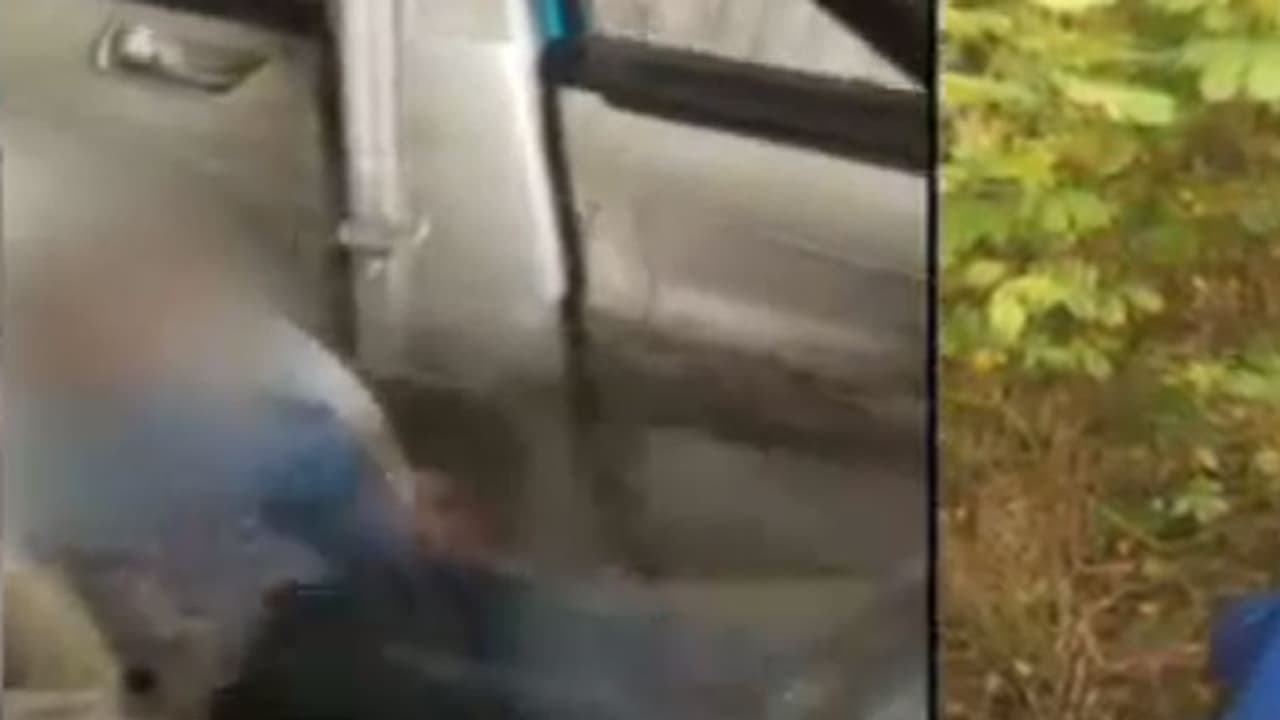 పాపం... కారులోనే చిన్నారి మృతదేహం పాపం... కారులోనే చిన్నారి మృతదేహం