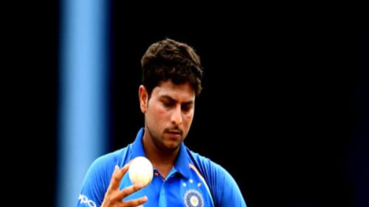 டோனி எனது 50 சதவீத பணிகளை எளிதாக்கி விடுகிறார் புகழ்ந்து தள்ளும் குல்தீப் யாதவ்...