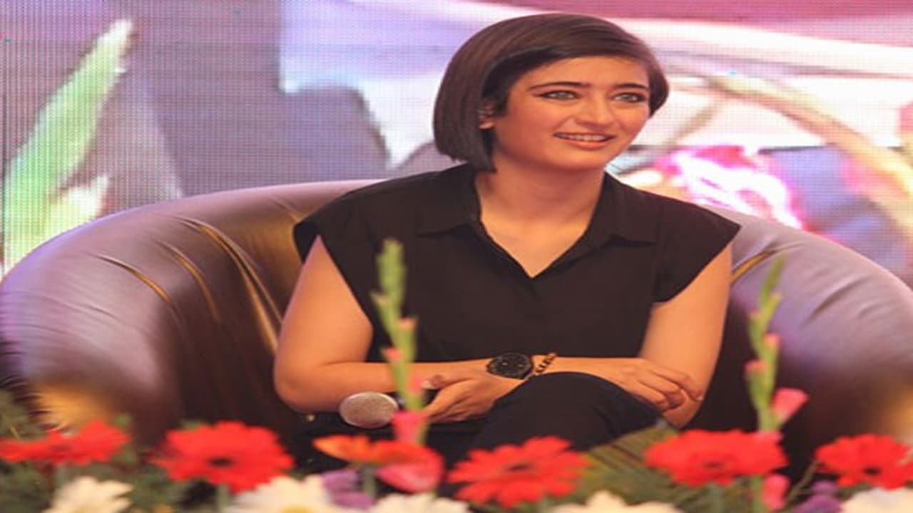 மொட்டை அடித்து நடிக்கவும் நான் தயார்....அதிரடியாக கூறும் அக்ஷரா ஹாசன்... மொட்டை அடித்து நடிக்கவும் நான் தயார்....அதிரடியாக கூறும் அக்ஷரா ஹாசன்...