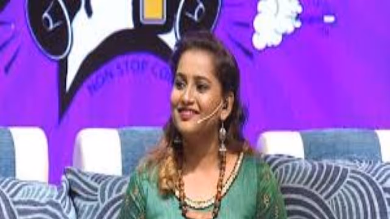 நண்பரை காதலிக்கிறாரா ஜாக்குலின்...? நண்பரை காதலிக்கிறாரா ஜாக்குலின்...?