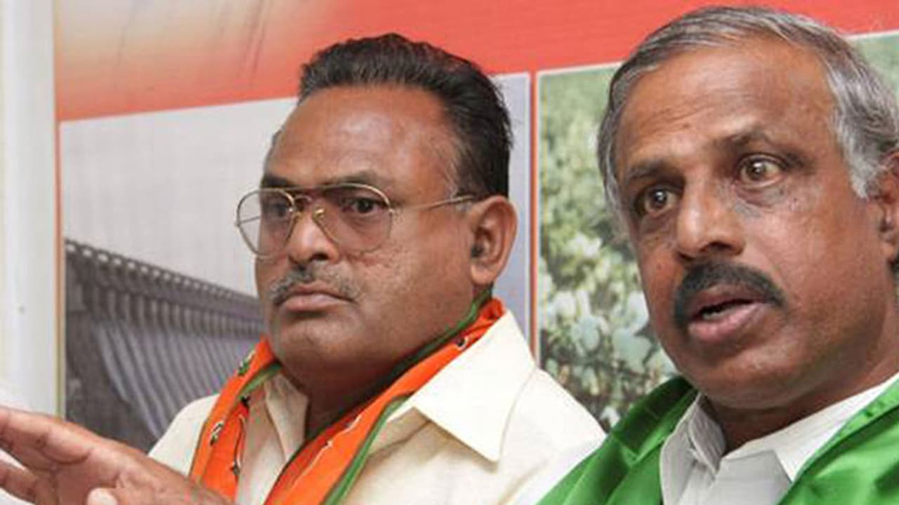 బ్రేకింగ్: రాష్ట్ర విభజనకు చంద్రబాబే కారణం బ్రేకింగ్: రాష్ట్ర విభజనకు చంద్రబాబే కారణం