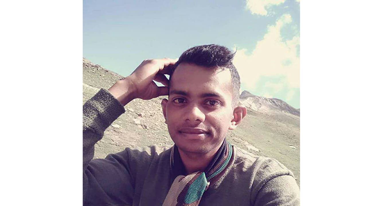 ಸೇನಾ ಕ್ಯಾಂಪ್'ನಲ್ಲಿ ಬೆಂಗಳೂರಿನ ಯೋಧ ಅನುಮಾನಾಸ್ಪದವಾಗಿ ಸಾವು ಸೇನಾ ಕ್ಯಾಂಪ್'ನಲ್ಲಿ ಬೆಂಗಳೂರಿನ ಯೋಧ ಅನುಮಾನಾಸ್ಪದವಾಗಿ ಸಾವು