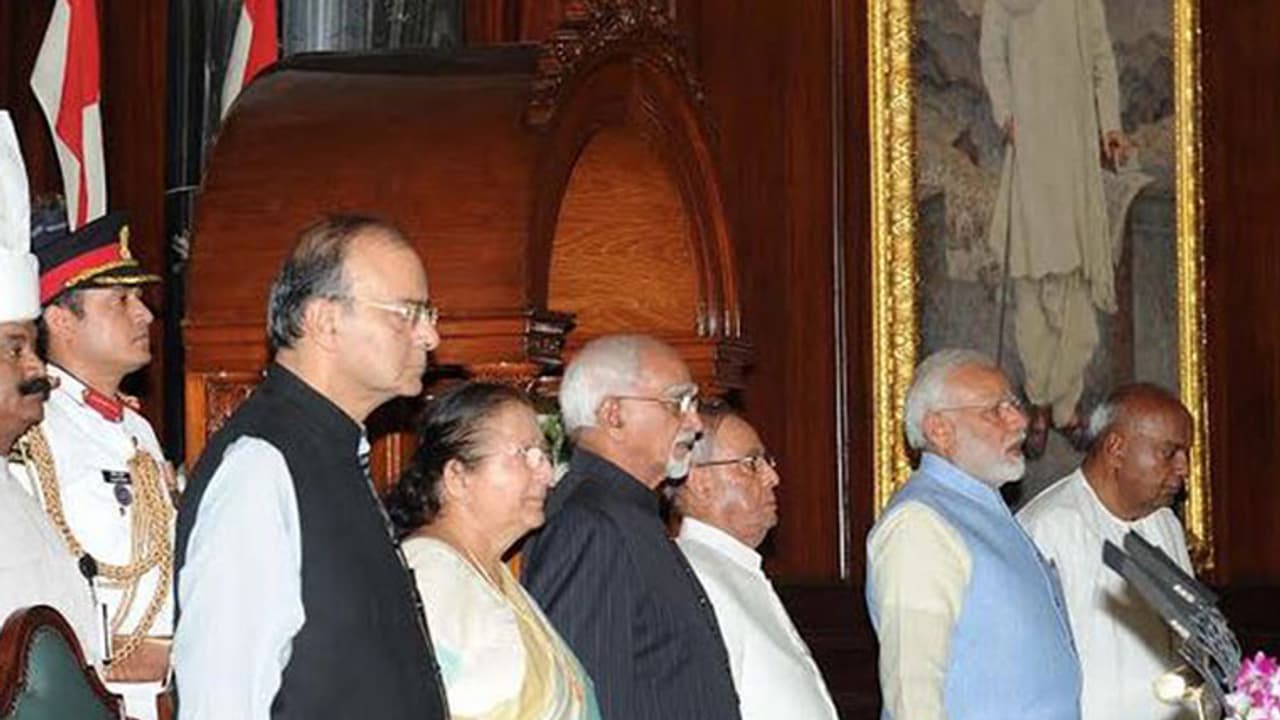 ಜಿಎಸ್ಟಿ ಅಧಿವೇಶನದಲ್ಲಿ ದೇವೇಗೌಡರಿಗೆ ಗೌರವ: ಪ್ರಧಾನಿ ಪಕ್ಕದಲ್ಲೇ ಆಸನ ವ್ಯವಸ್ಥೆ! ಜಿಎಸ್ಟಿ ಅಧಿವೇಶನದಲ್ಲಿ ದೇವೇಗೌಡರಿಗೆ ಗೌರವ: ಪ್ರಧಾನಿ ಪಕ್ಕದಲ್ಲೇ ಆಸನ ವ್ಯವಸ್ಥೆ!