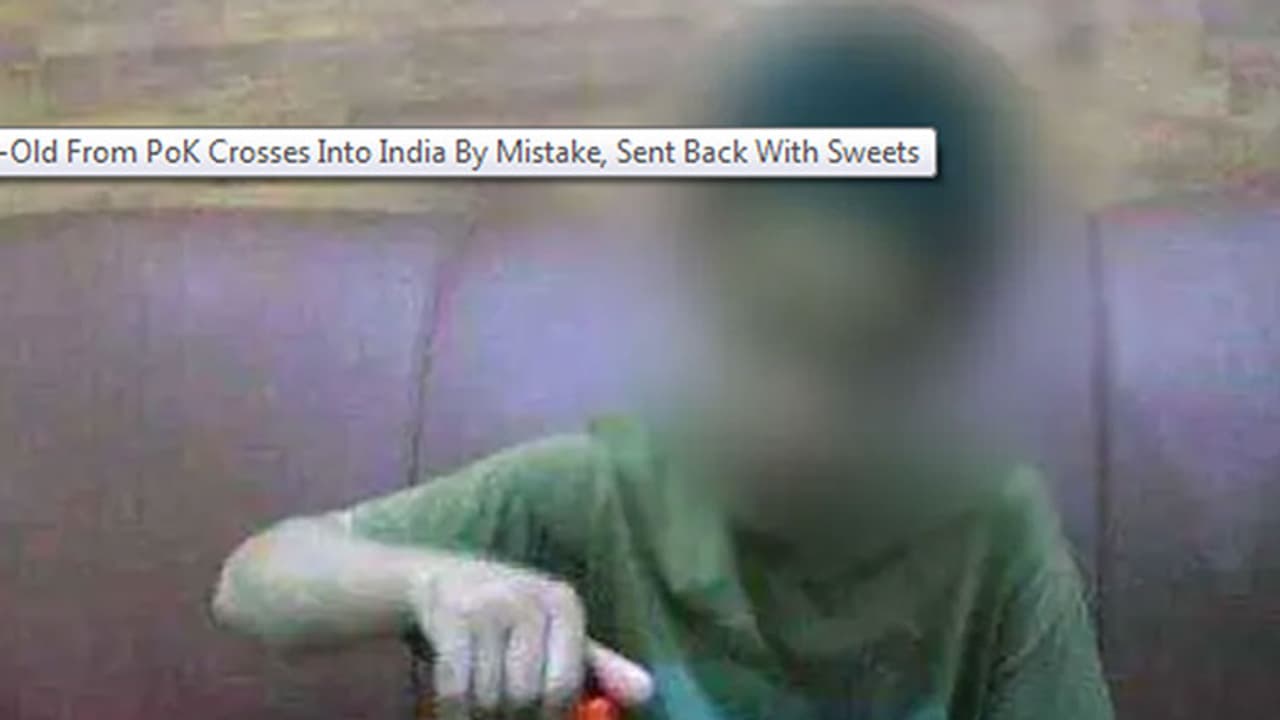 കൈനിറയെ സമ്മാനങ്ങള് വാങ്ങാന് അതിര്ത്തി കടന്നെത്തിയ അതിഥി കൈനിറയെ സമ്മാനങ്ങള് വാങ്ങാന് അതിര്ത്തി കടന്നെത്തിയ അതിഥി