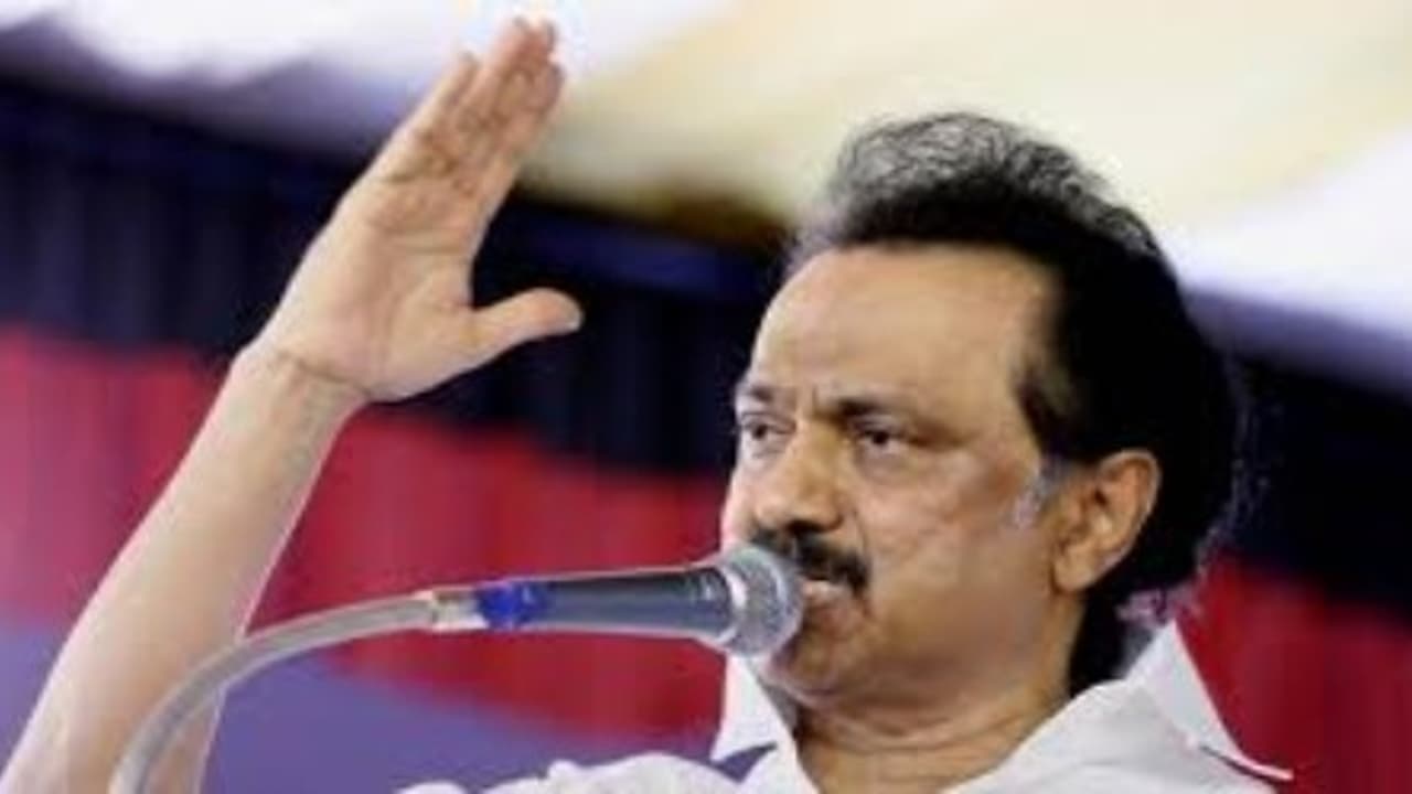 இந்தியாவை ‘இந்தி’ யாக மாத்திடாதீங்க…வெங்கய்யா நாயுடுவை கலாய்த்த ஸ்டாலின்… இந்தியாவை ‘இந்தி’ யாக மாத்திடாதீங்க…வெங்கய்யா நாயுடுவை கலாய்த்த ஸ்டாலின்…