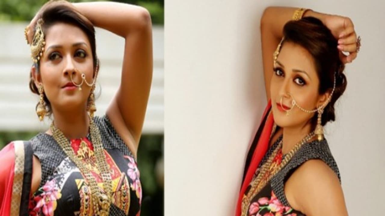 விபச்சாரத்திற்கு பெண் தேவை... நடிகைக்கு 'வாட்ஸ் ஆப்' பில் வந்த தகவல்...! விபச்சாரத்திற்கு பெண் தேவை... நடிகைக்கு 'வாட்ஸ் ஆப்' பில் வந்த தகவல்...!