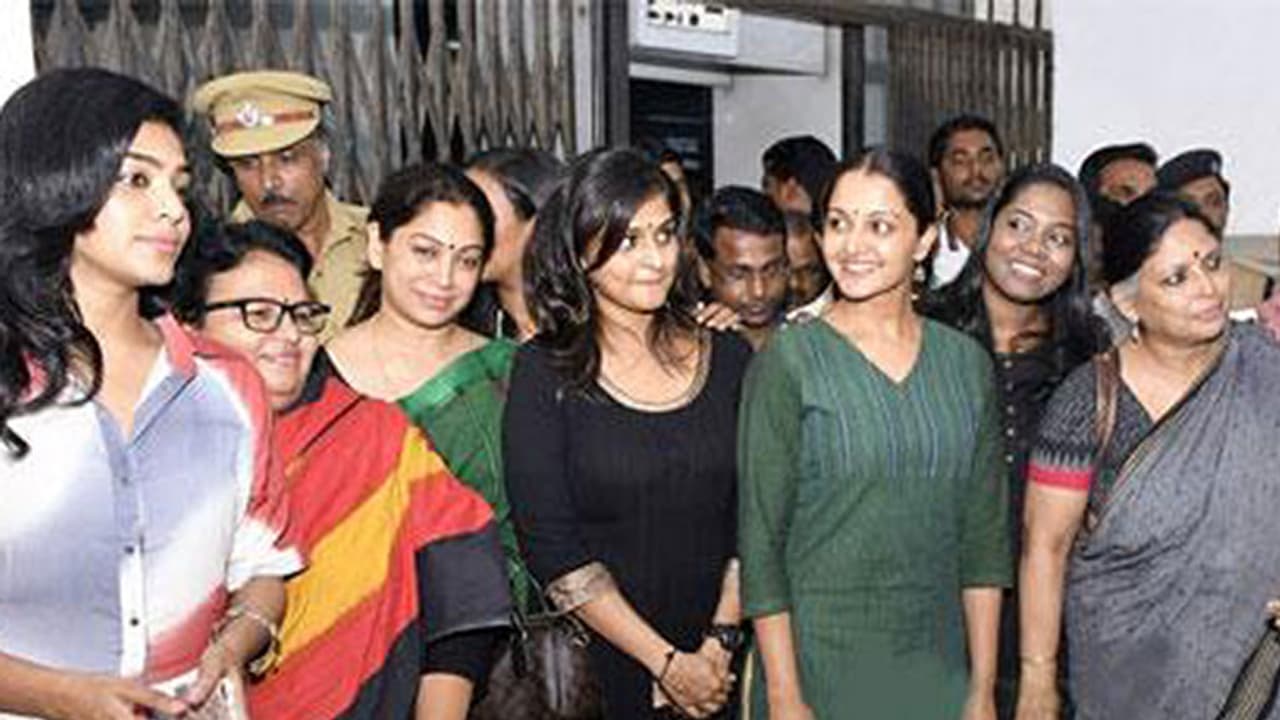 അമ്മയ്ക്കെതിരെ ആഞ്ഞടിച്ച് വിമണ് ഇന് സിനിമ കളക്ടീവ് അമ്മയ്ക്കെതിരെ ആഞ്ഞടിച്ച് വിമണ് ഇന് സിനിമ കളക്ടീവ്