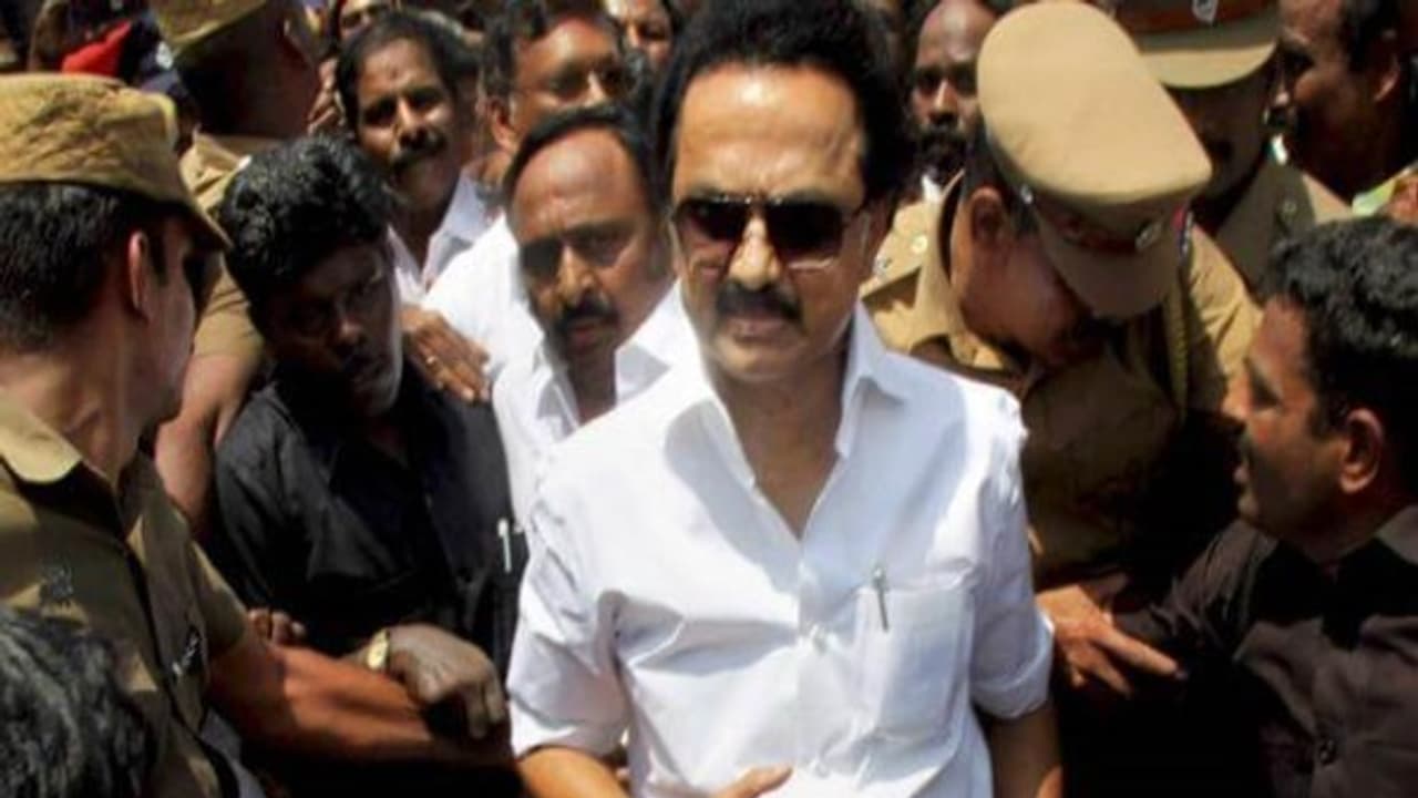 தெறிக்க விடனும்... ஆல் ஏரியாவிலும் அதகளம் பண்ணனும்! திமுக தொழில்நுட்ப அணிக்கு "சமூக வளைதள பயிற்சி" ! தெறிக்க விடனும்... ஆல் ஏரியாவிலும் அதகளம் பண்ணனும்! திமுக தொழில்நுட்ப அணிக்கு "சமூக வளைதள பயிற்சி" !