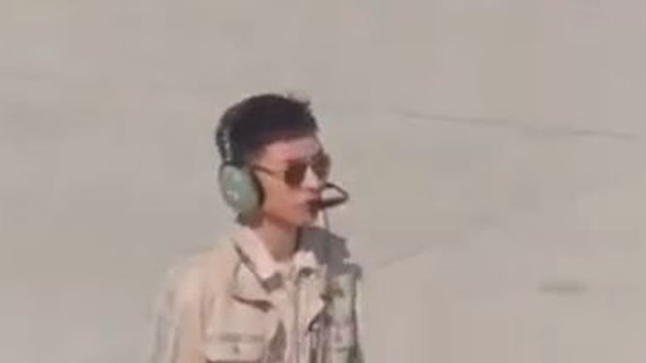 സൗന്ദര്യം കൂടി, ജീവനക്കാരനില് നിന്നും ശമ്പളത്തിന്റെ പത്തു ശതമാനം പിഴയീടാക്കി വിമാനക്കമ്പനി സൗന്ദര്യം കൂടി, ജീവനക്കാരനില് നിന്നും ശമ്പളത്തിന്റെ പത്തു ശതമാനം പിഴയീടാക്കി വിമാനക്കമ്പനി