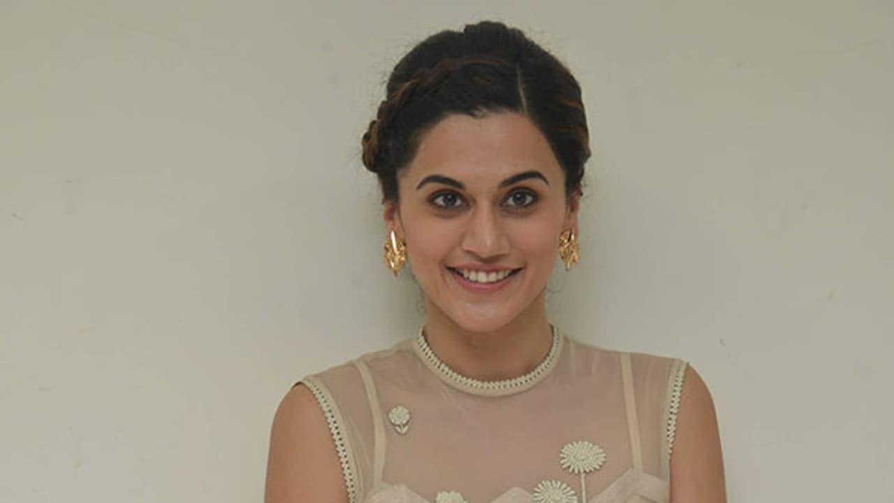 సల్మాన్, షారుఖ్ ల సినిమాలు కూడా సక్సెస్ కావట్లేదు, మారాలి తాప్సీ సల్మాన్, షారుఖ్ ల సినిమాలు కూడా సక్సెస్ కావట్లేదు, మారాలి తాప్సీ