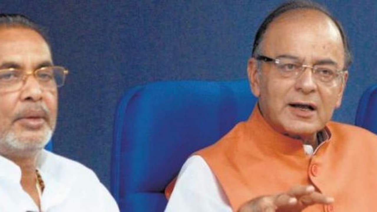 ‘விவசாயிகளிடம் கடனை கட்டாயப்படுத்தி வசூலிக்க வேண்டாம்’ அருண் ஜெட்லிக்கு வேளாண் அமைச்சகம் கடிதம் ‘விவசாயிகளிடம் கடனை கட்டாயப்படுத்தி வசூலிக்க வேண்டாம்’ அருண் ஜெட்லிக்கு வேளாண் அமைச்சகம் கடிதம்