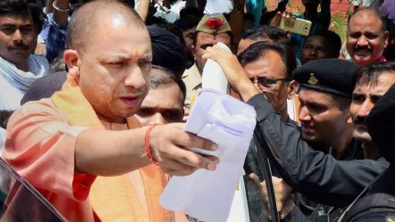 "யோகியின் 100 நாள் சாதனை புத்தகத்தில் இருப்பதெல்லாம் பொய்" காங்கிரஸ் விளாசல்! "யோகியின் 100 நாள் சாதனை புத்தகத்தில் இருப்பதெல்லாம் பொய்" காங்கிரஸ் விளாசல்!