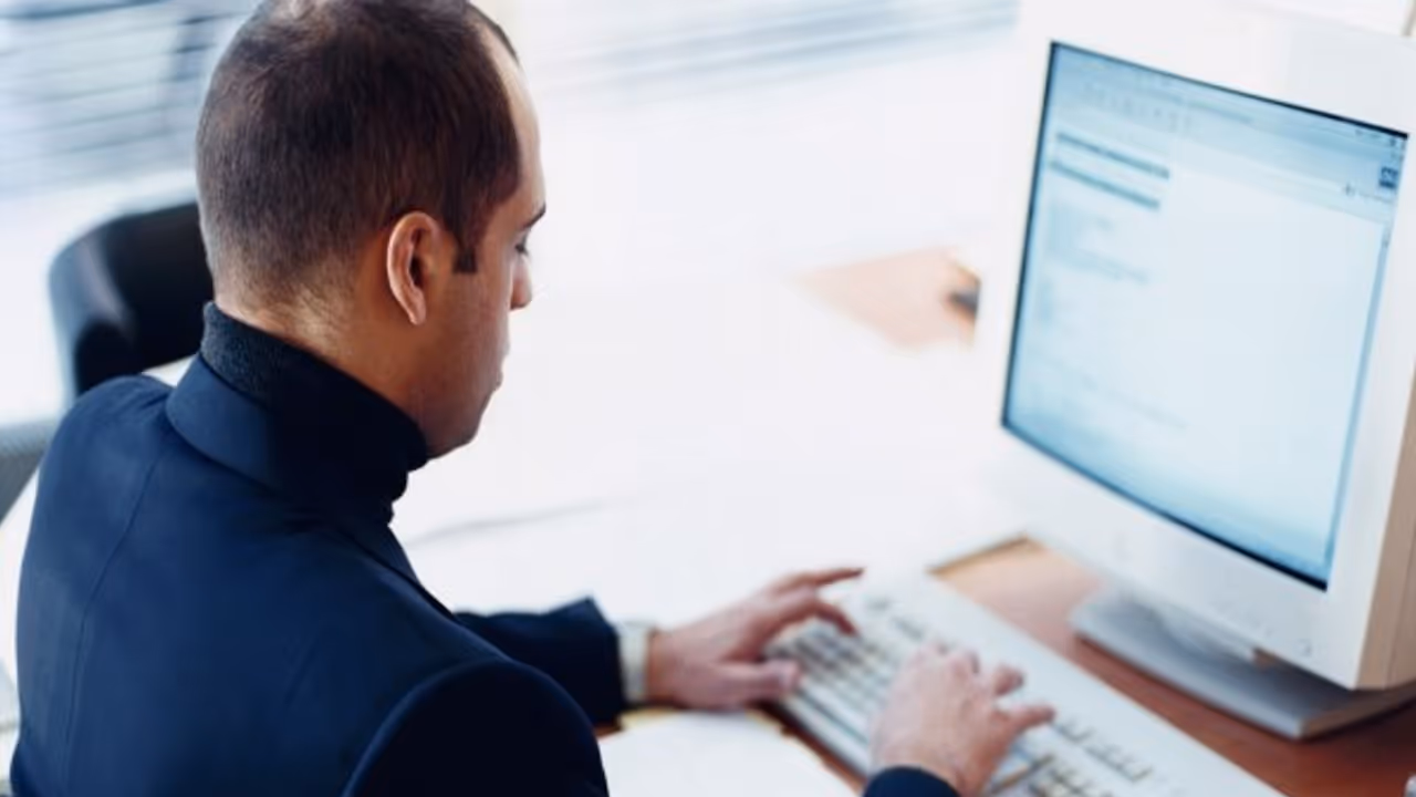 உங்களுக்குத் தெரியுமா? தொடர்ந்து ஆறு மணிநேரம் உட்கார்ந்திருந்தால் இதய நோய்கள் வருமாம்... உங்களுக்குத் தெரியுமா? தொடர்ந்து ஆறு மணிநேரம் உட்கார்ந்திருந்தால் இதய நோய்கள் வருமாம்...