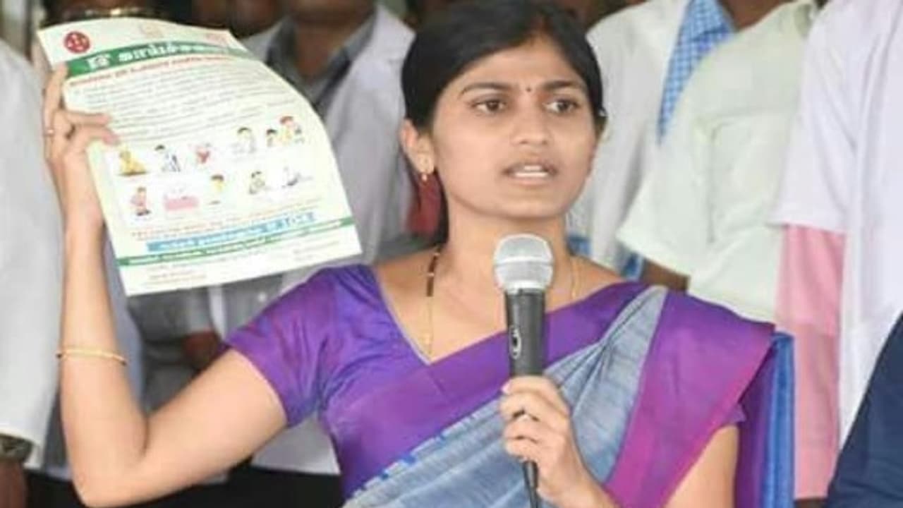 டெங்குவா..? ”அரசு மருத்துவமனைக்கு அனுப்பி வைக்கக்கூடாது” மாவட்ட ஆட்சியர் ரோஹினி அறிவுரை...! டெங்குவா..? ”அரசு மருத்துவமனைக்கு அனுப்பி வைக்கக்கூடாது” மாவட்ட ஆட்சியர் ரோஹினி அறிவுரை...!