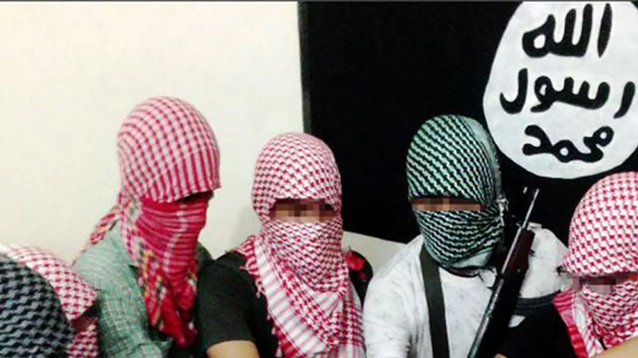 ISIS militants threaten to kill Hindu priest in Bangladesh ISIS militants threaten to kill Hindu priest in Bangladesh