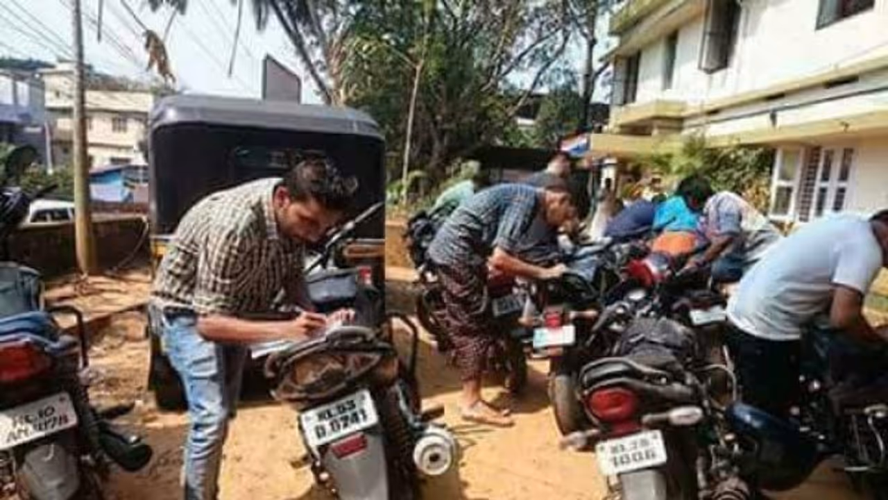 ஹெல்மெட் போடாம வருவியா..? அபராதமின்றி வியக்க வைக்கும் தண்டனை கொடுத்த காவல்துறை...! ஹெல்மெட் போடாம வருவியா..? அபராதமின்றி வியக்க வைக்கும் தண்டனை கொடுத்த காவல்துறை...!