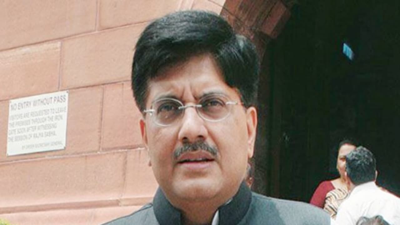 ரெயில்வேயில் 36 ஆண்டு வி.ஐ.பி. கலாச்சாரம் முடிவுக்கு வந்தது; அமைச்சர் பியூஷ் கோயல் அதிரடி உத்தரவு! ரெயில்வேயில் 36 ஆண்டு வி.ஐ.பி. கலாச்சாரம் முடிவுக்கு வந்தது; அமைச்சர் பியூஷ் கோயல் அதிரடி உத்தரவு!